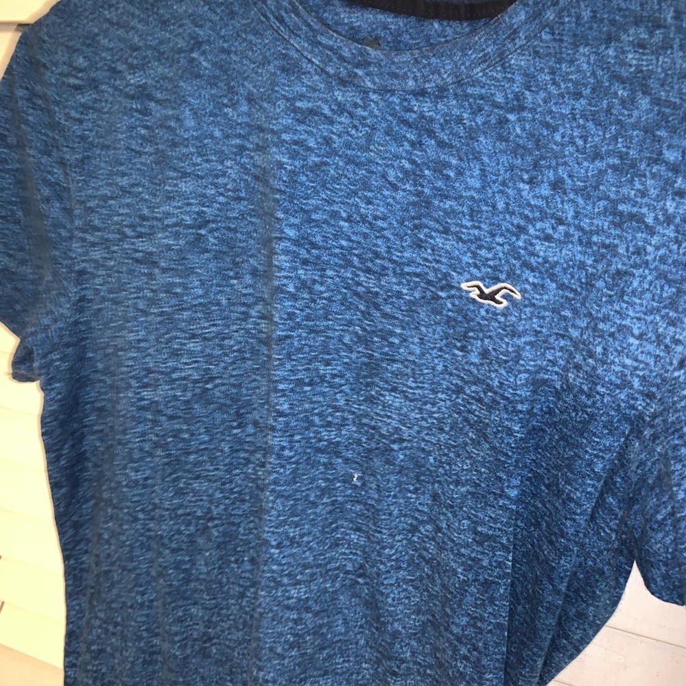 blue short sleeve hollister shirt